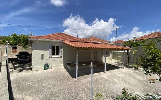 Charming Village Home With Renovation Potential in Havriata