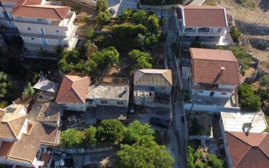 Helmata Property with Renovation Potential & Stunning Views