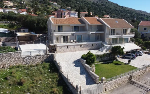 Complete Residential Building in Farsa – 3 Units & Panoramic Sea Views