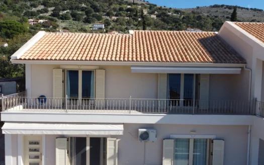 Farsa Panoramic First-Floor Apartment with Views of Argostoli