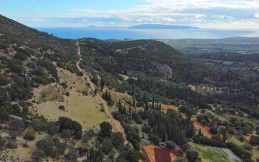 Elevated Plot with Panoramic Views in Troiannata Village