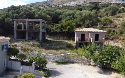 Two-Storey Unfinished House with Panoramic Views in Divarata